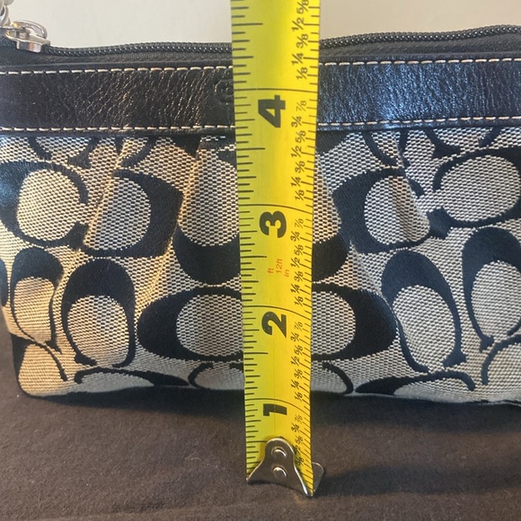 Coach - Picture 8 of 9